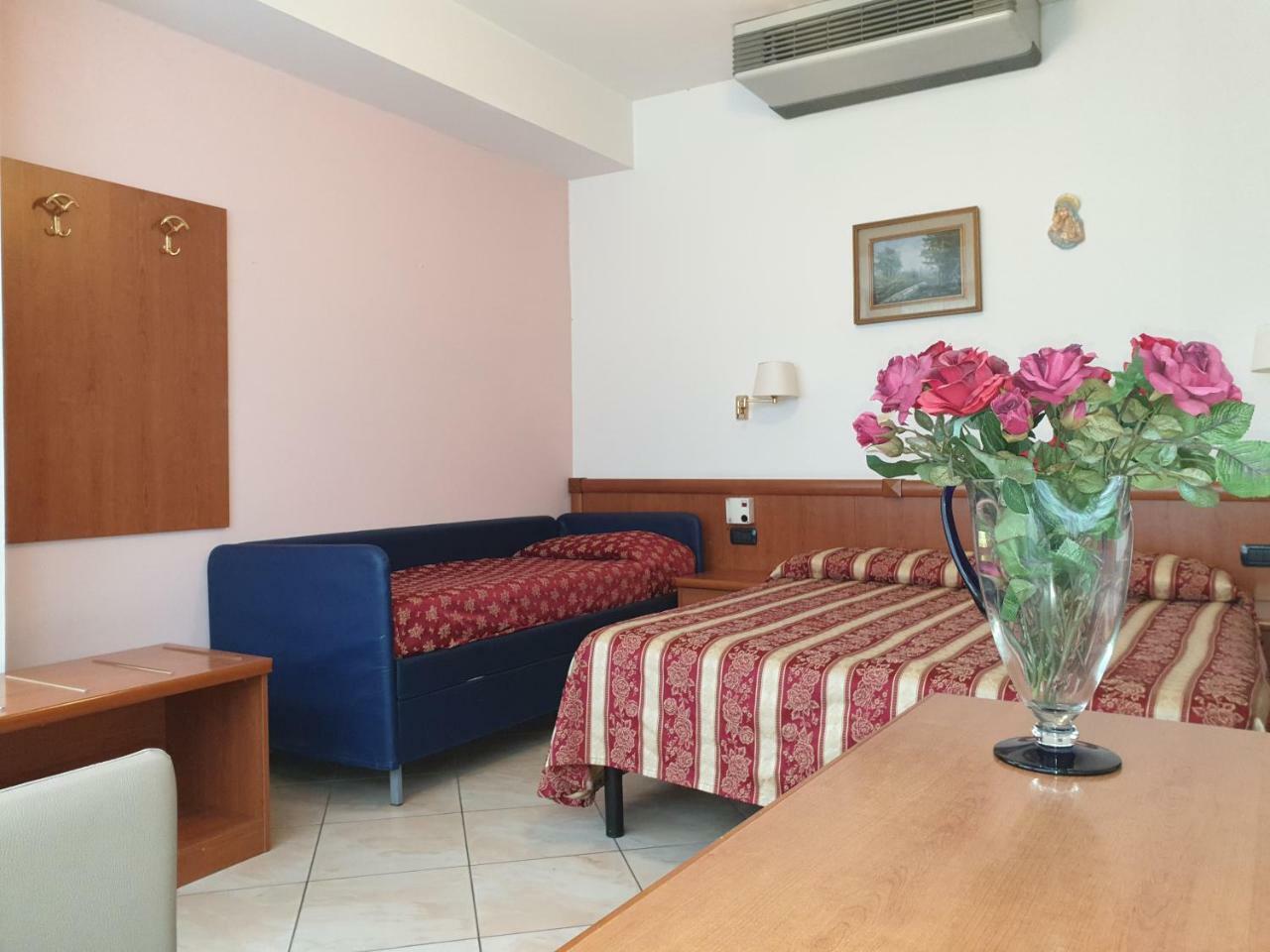 Hotel Ginevra Річчоне Екстер'єр фото